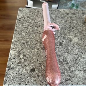 Beachwaver, automatic rotation curling iron